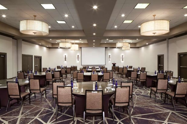 Images Embassy Suites by Hilton Philadelphia Airport