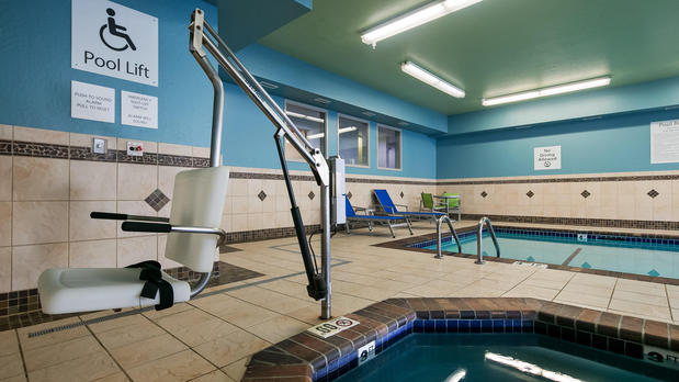 Images Holiday Inn Express & Suites Everett by IHG