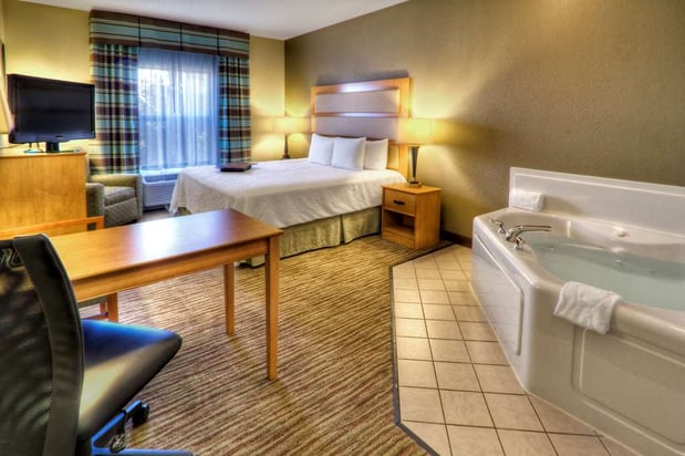 Images Hampton Inn & Suites Kalamazoo-Oshtemo