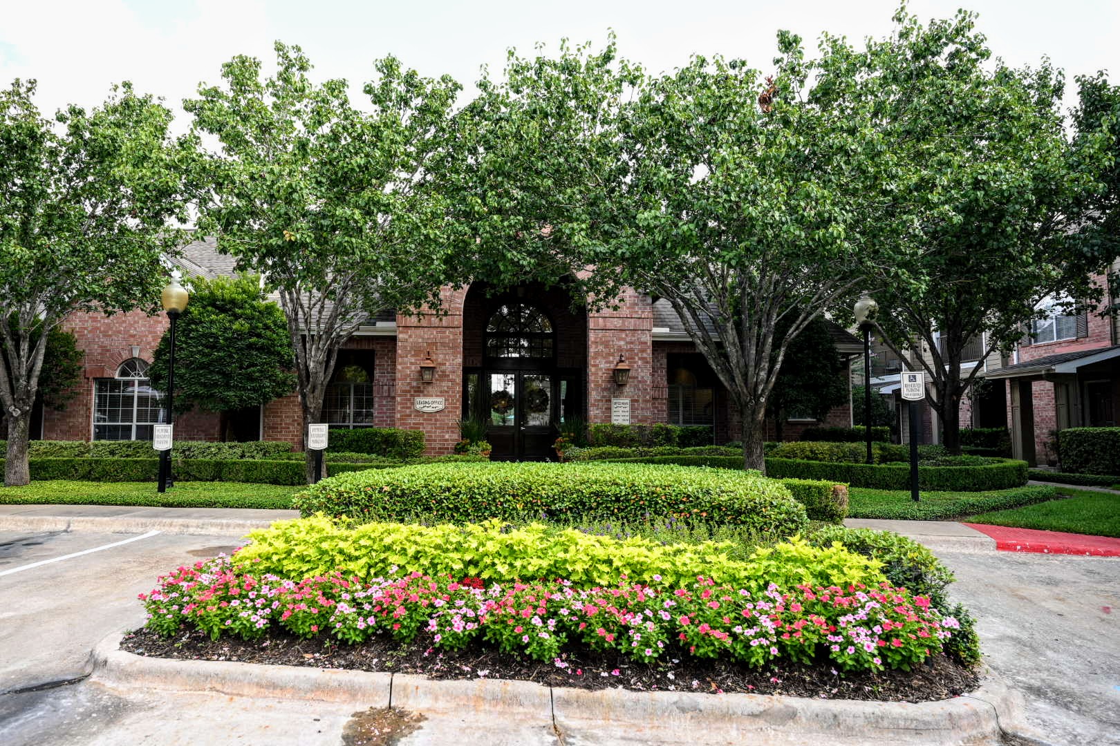 The Bellagio Apartments in Houston, TX Photo