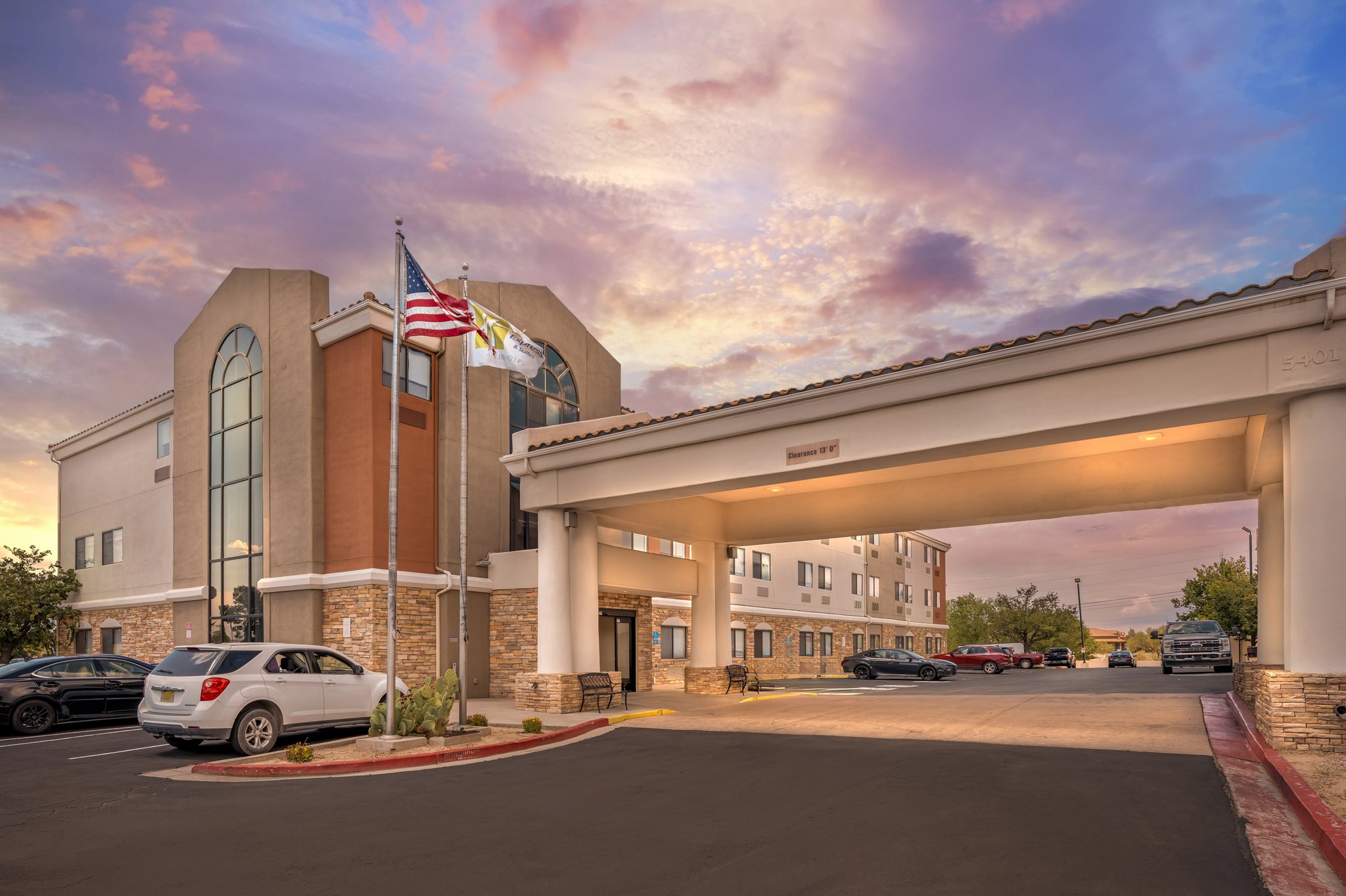 Holiday Inn Express & Suites Albuquerque-N. Balloon Fsta Park by IHG
