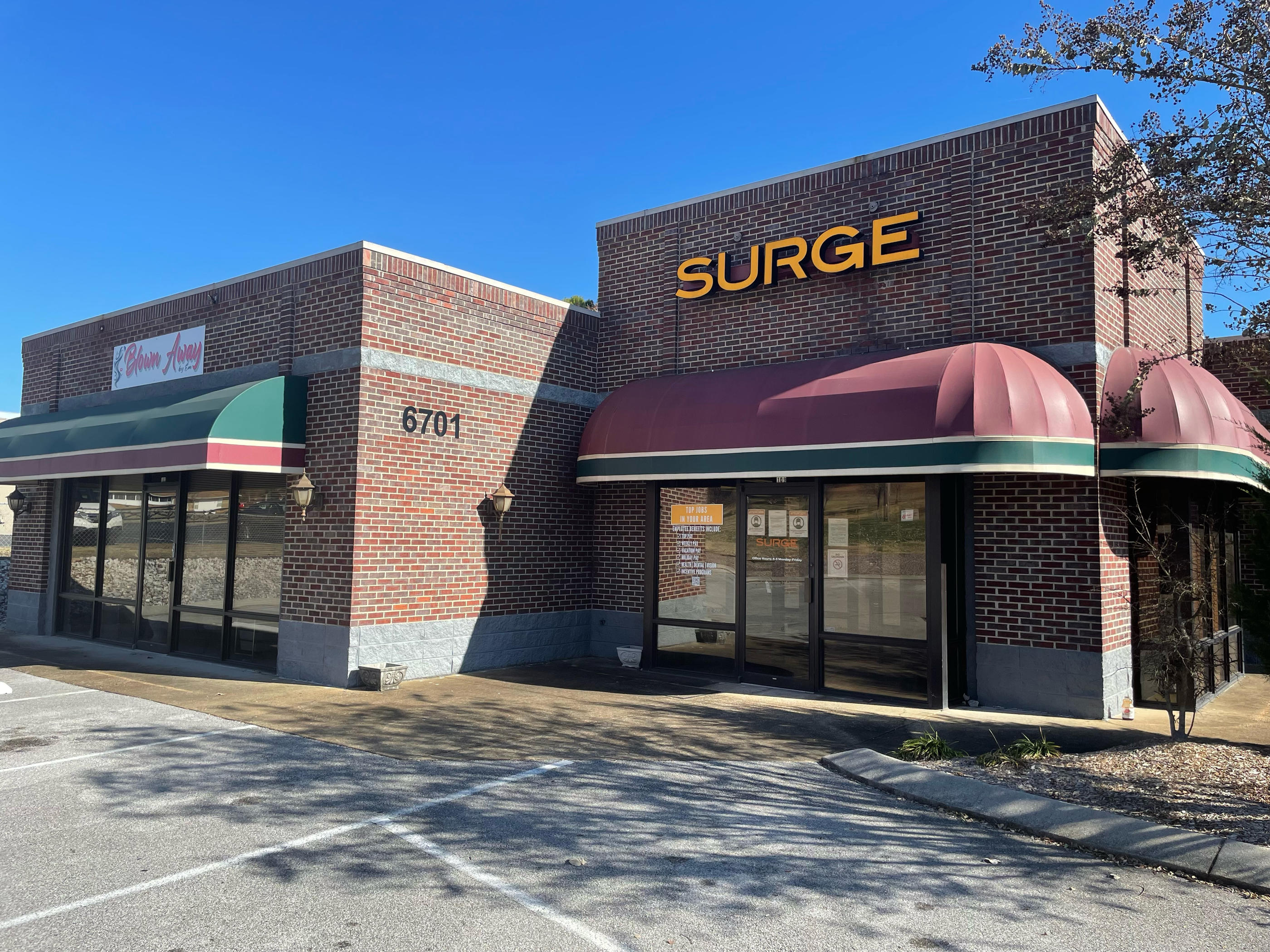 Looking for a job? Our Chattanooga, Tennessee SURGE Staffing branch has new positions that open up daily! You can contact our Chattanooga branch and our staffing specialists will work closely with you to ensure we find a job that you love!