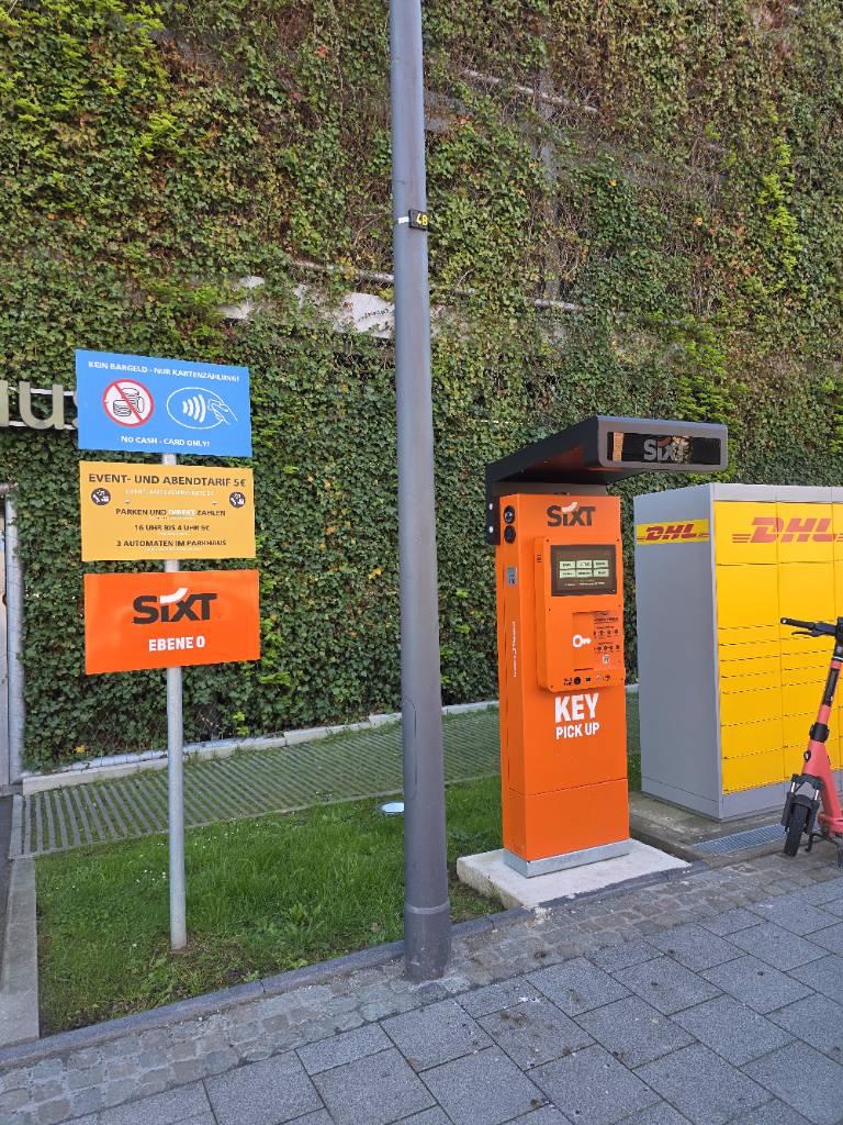 SIXT Autovermietung Köln Mülheim, Peter-Huppertz-Straße 2 in Köln