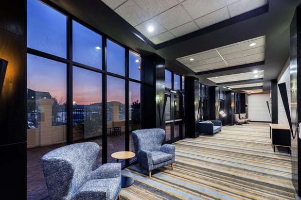 Images Holiday Inn & Suites Tulsa South by IHG