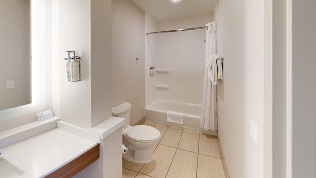 Images Holiday Inn Express South Burlington by IHG