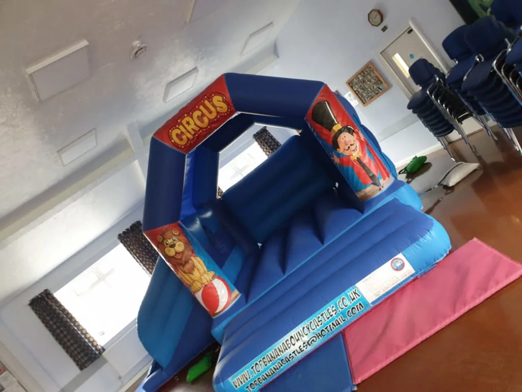 Images Top Banana Bouncy Castles