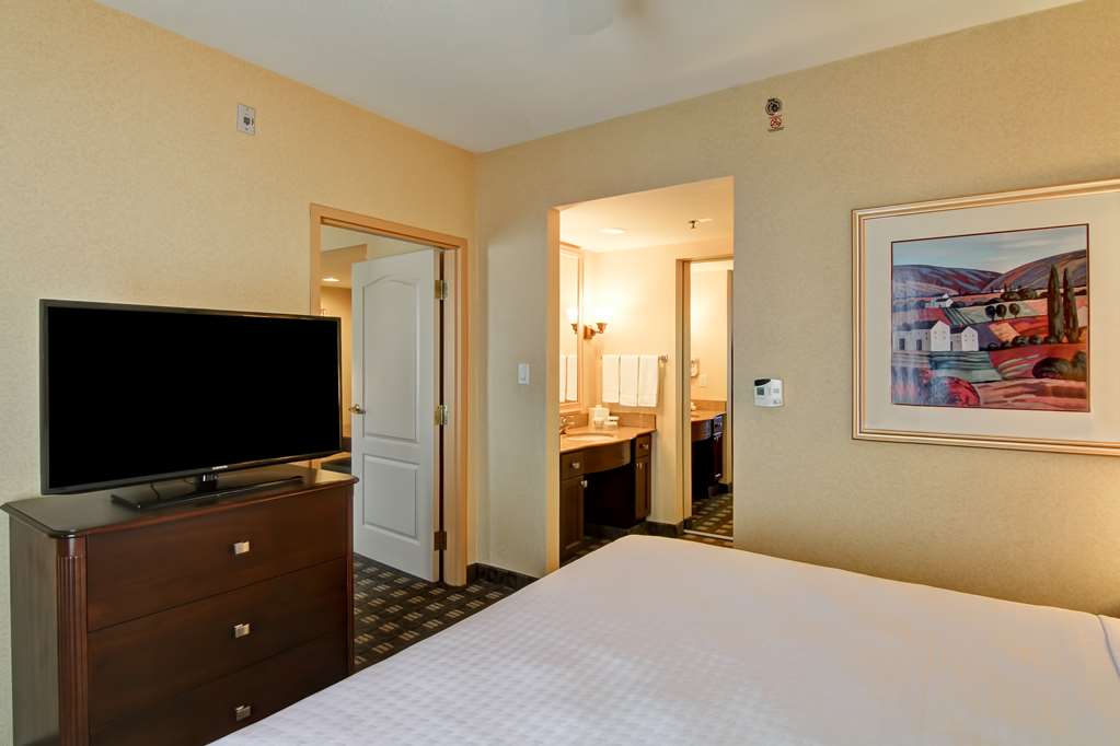 Homewood Suites by Hilton Toronto-Mississauga in Mississauga: Guest room
