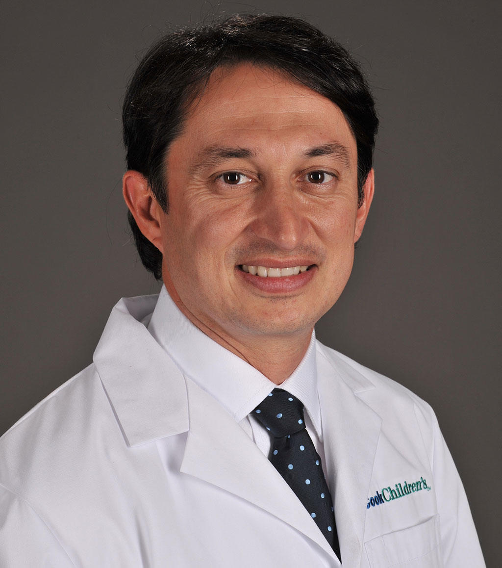 Headshot of Dr. Javier Gelvez