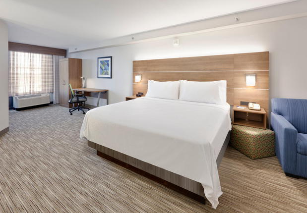Images Holiday Inn Express & Suites Irving Conv Ctr - Las Colinas, an IHG Hotel