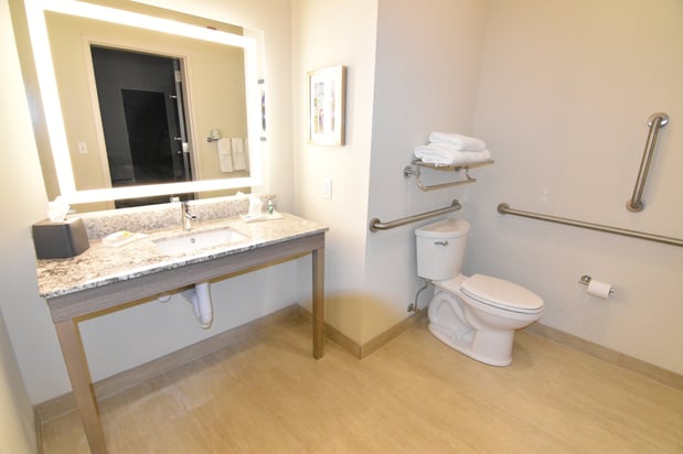 Images Holiday Inn Kansas City - Northeast by IHG