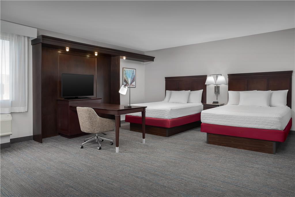 Hampton Inn & Suites Omaha-Downtown