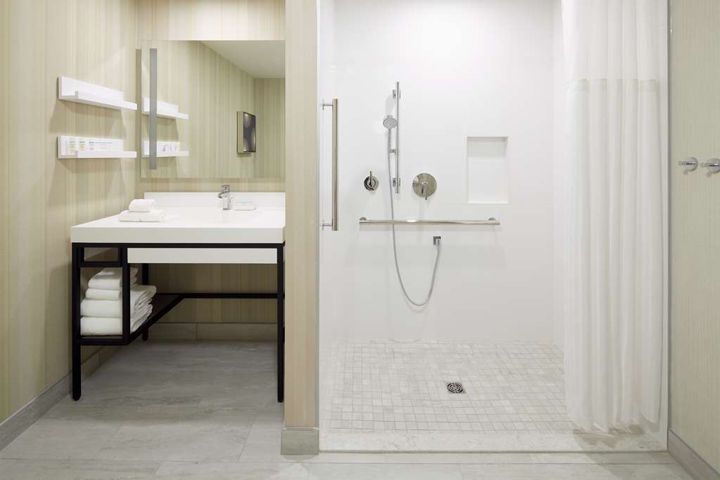 Hilton Garden Inn Montreal Midtown