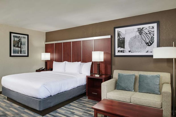 Images DoubleTree by Hilton Raleigh Crabtree Valley