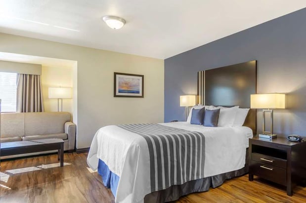 Images Best Western Plus Edmonds Harbor Inn