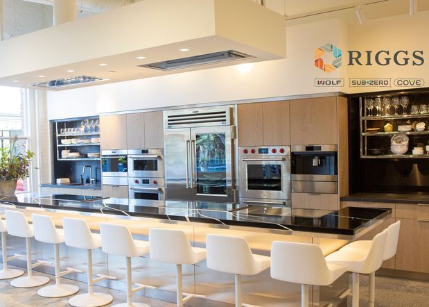 Images Riggs Distributing Inc. Showroom