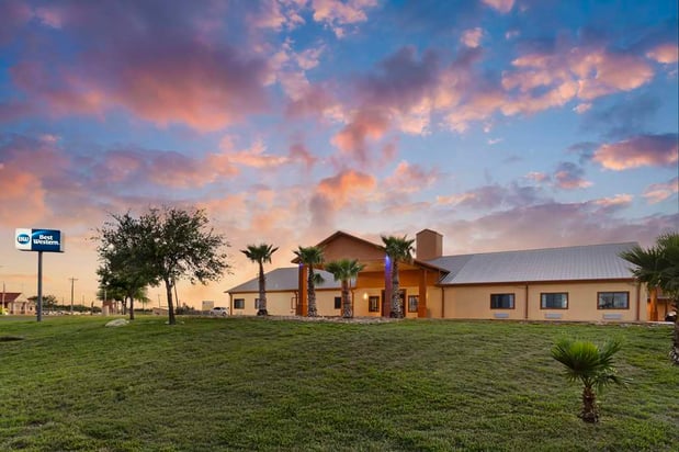 Images Best Western Hebbronville Inn
