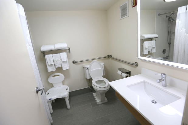 Images Holiday Inn & Suites Chicago North Shore (Skokie) by IHG