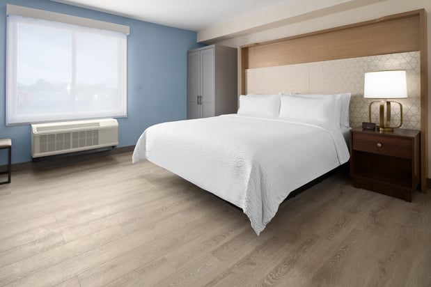 Images Holiday Inn & Suites Richmond - West End by IHG
