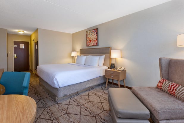 Images Crowne Plaza Columbus North- Worthington by IHG