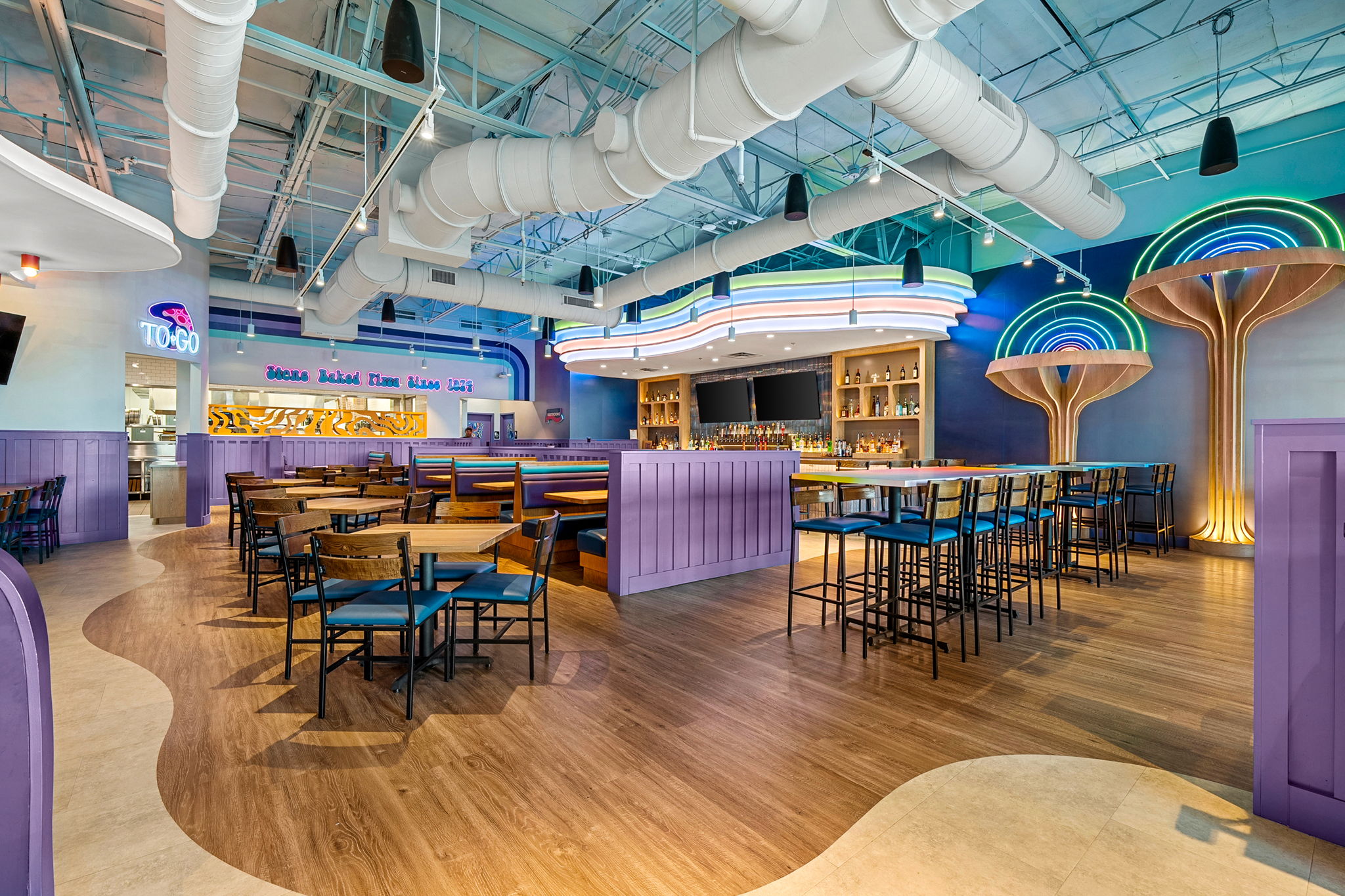 mellow mushroom interior dining room