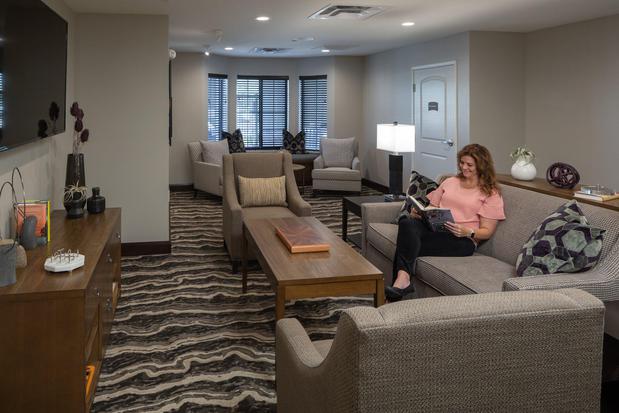 Images Staybridge Suites Phoenix – Biltmore Area by IHG