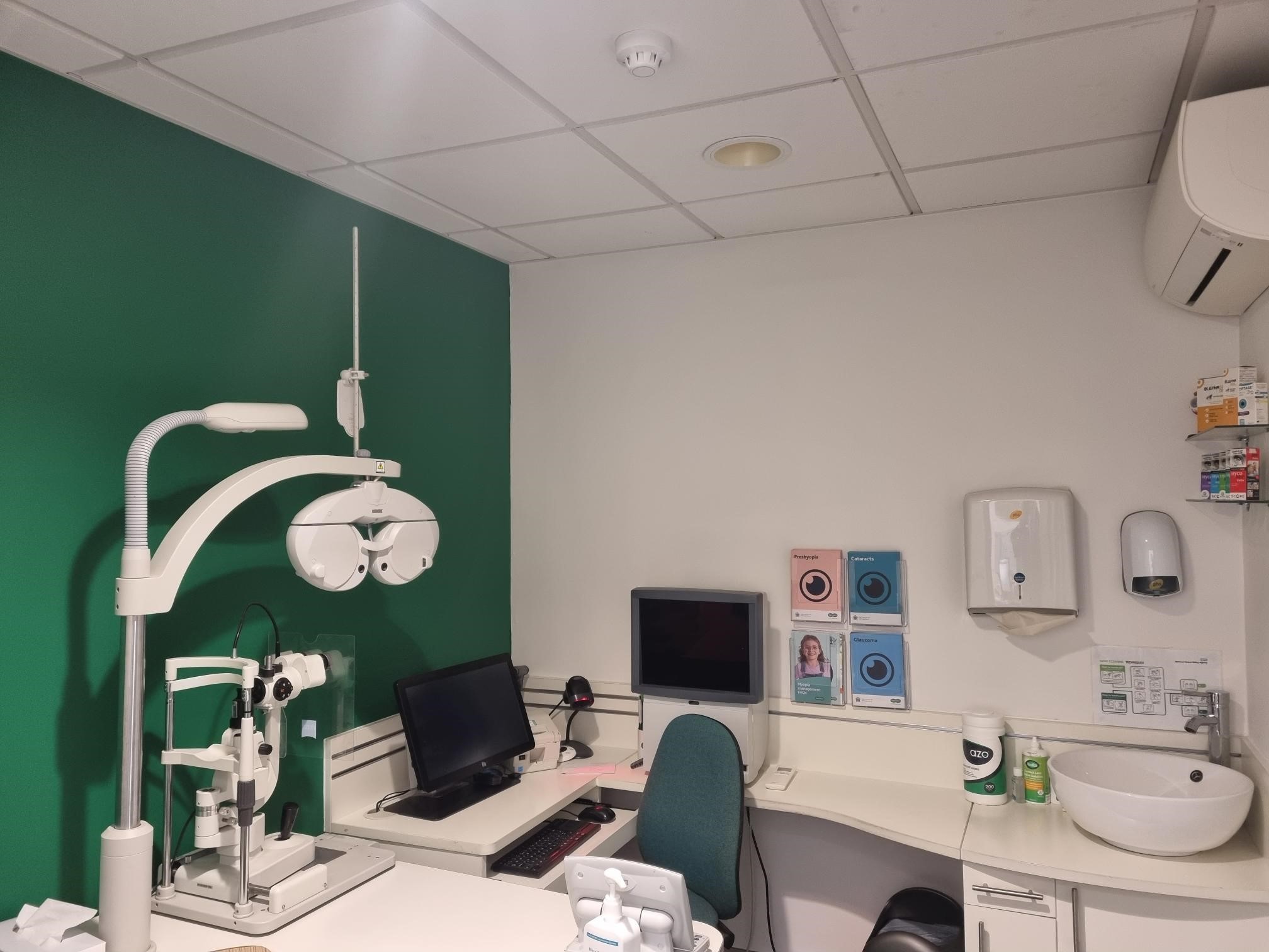 Specsavers Opticians and Audiologists - Bingham Specsavers Opticians and Audiologists - Bingham Nottingham 01949 837808