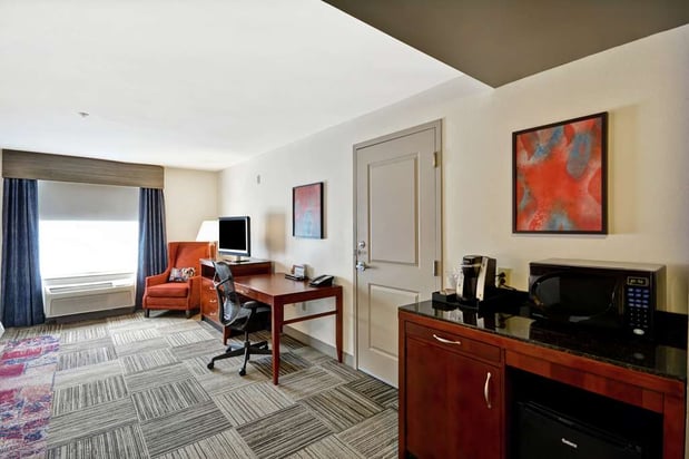 Images Hilton Garden Inn Gulfport Airport