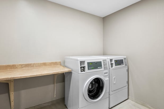 Images Holiday Inn Express & Suites Council Bluffs - Conv Ctr Area by IHG