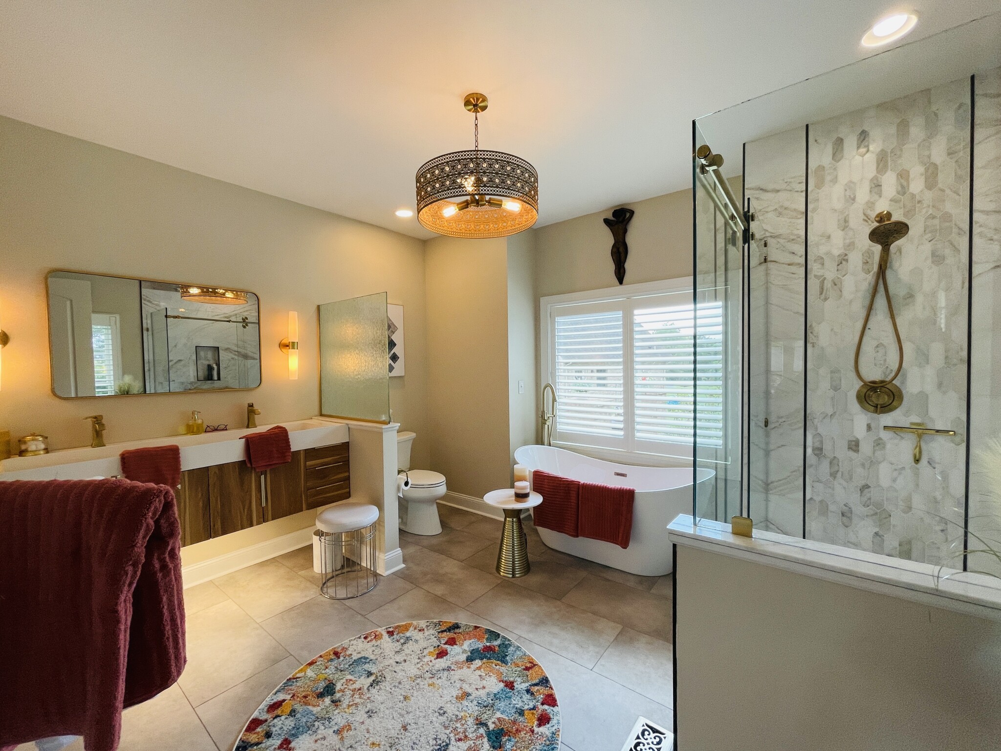 practicality with a touch of modern flair, providing precise light control and privacy while adding a structured aesthetic to any window. Their range of materials and customizable features ensure they seamlessly integrate into any decor, offering both functionality and style in perfect harmony.