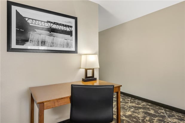 Images Best Western Plus Riverfront Hotel and Suites
