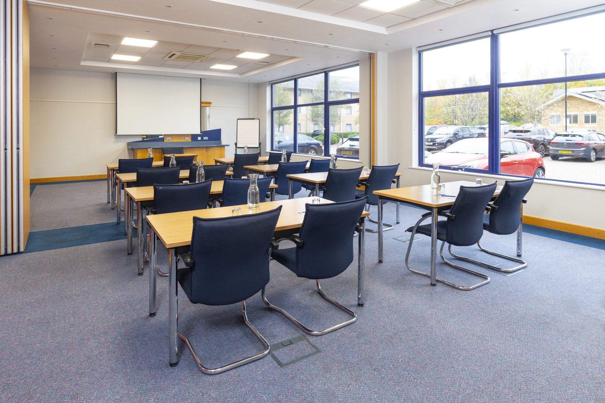 Images Holiday Inn Express Milton Keynes by IHG