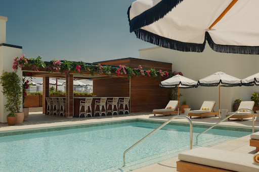 L'Ermitage Beverly Hills Logo