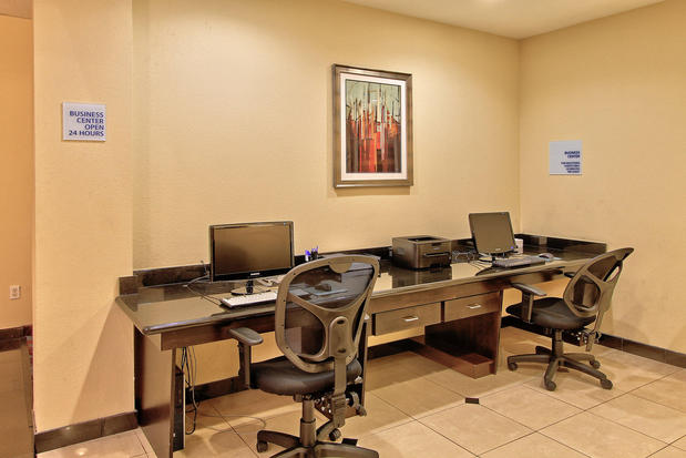 Images Holiday Inn Express & Suites Houston-Dwtn Conv Ctr by IHG