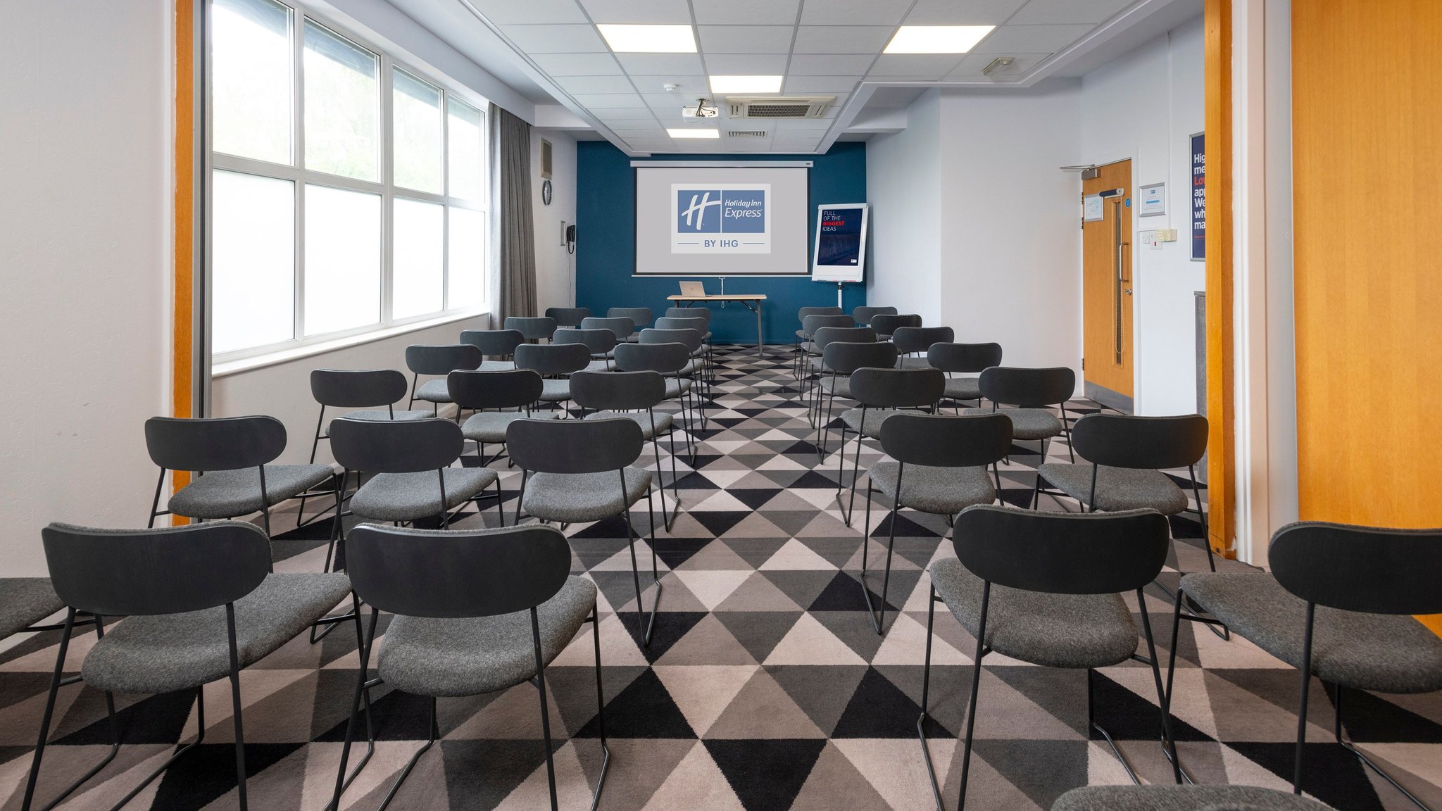 Images Holiday Inn Express Burton Upon Trent by IHG