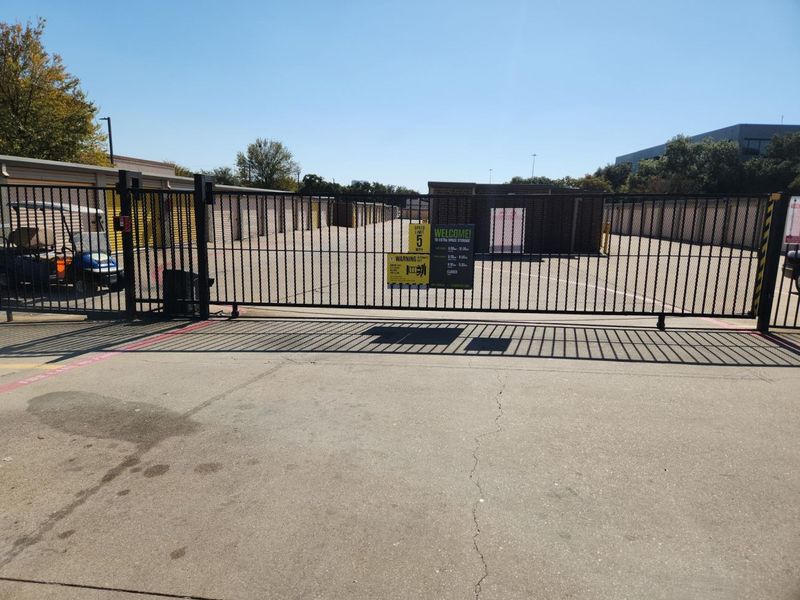 Images Extra Space Storage