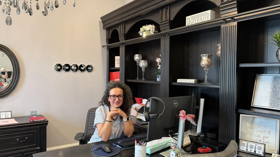 We are happy to welcome back Diana as our new accounts representative after a two-year absence. She brings valuable expertise as a bilingual professional, fully licensed in Property & Casualty and Life, Accident & Health.