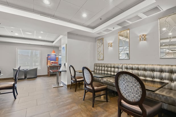 Images Holiday Inn Express & Suites Gonzales by IHG