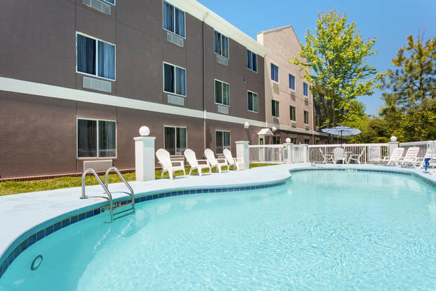 Images Holiday Inn Express & Suites Mebane, an IHG Hotel