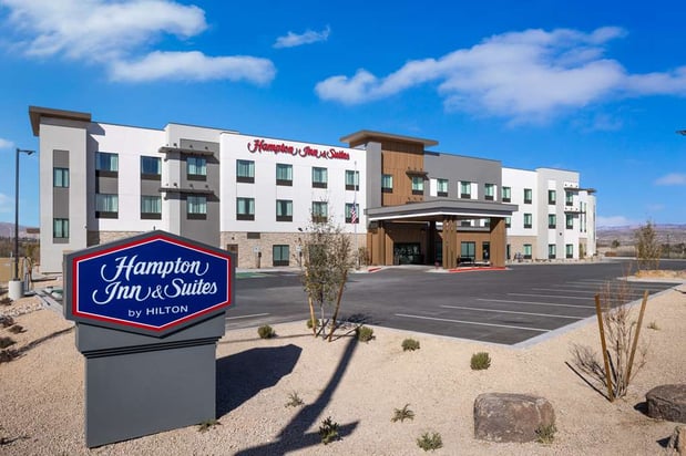 Images Hampton Inn and Suites by Hilton Cottonwood