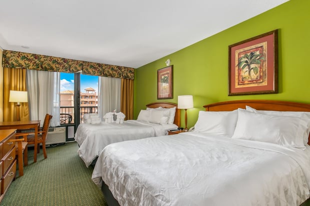 Images Holiday Inn & Suites Clearwater Beach by IHG