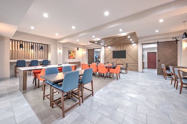 Images Holiday Inn Express & Suites Dallas W - I-30 Cockrell Hill by IHG