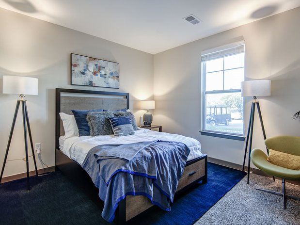 Images River Crossing Apartments