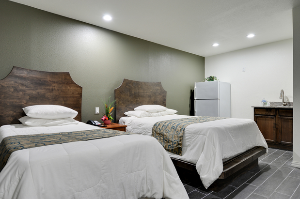 Images Romantic Inn & Suites
