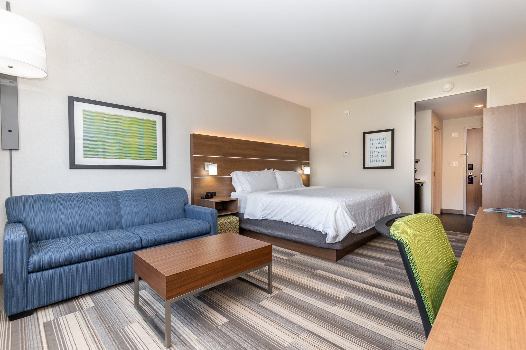 Holiday Inn Express & Suites Chilliwack East, an IHG Hotel Chilliwack (604)402-5555