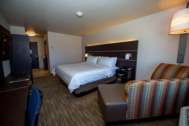 Images Holiday Inn Express & Suites Colorado Springs Afa Northgate by IHG