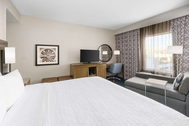 Images Hampton Inn & Suites LAX El Segundo