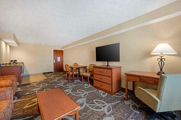Images Best Western Plus Mid Nebraska Inn & Suites