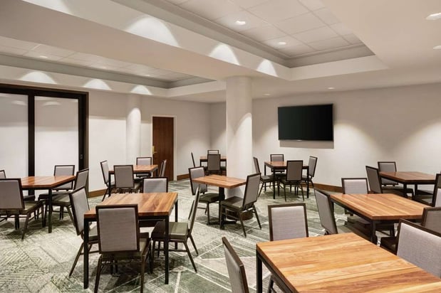 Images Embassy Suites by Hilton Tysons Corner