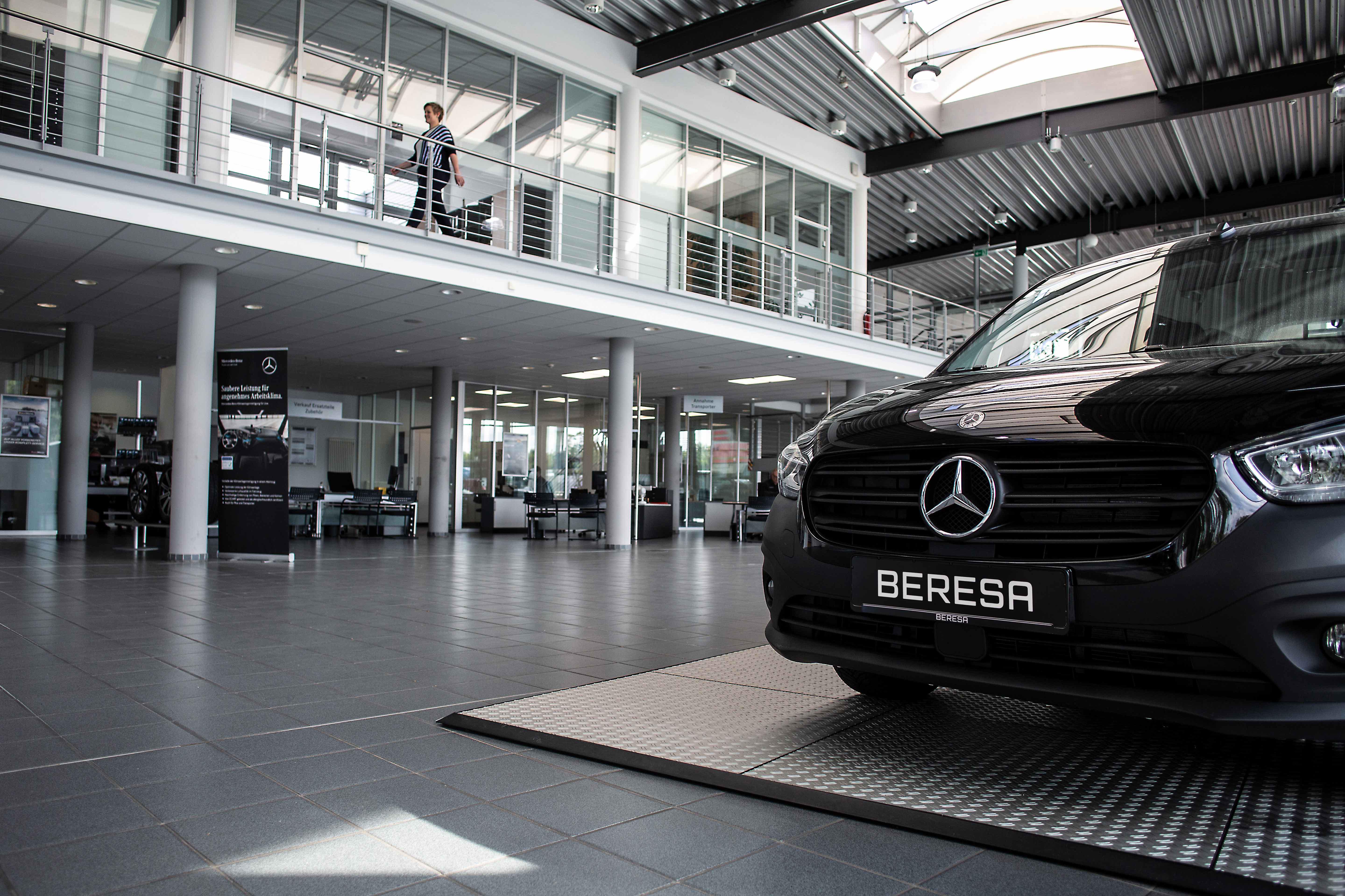 Mercedes-Benz Beresa Senden-Bösensell Showroom Ausstellung