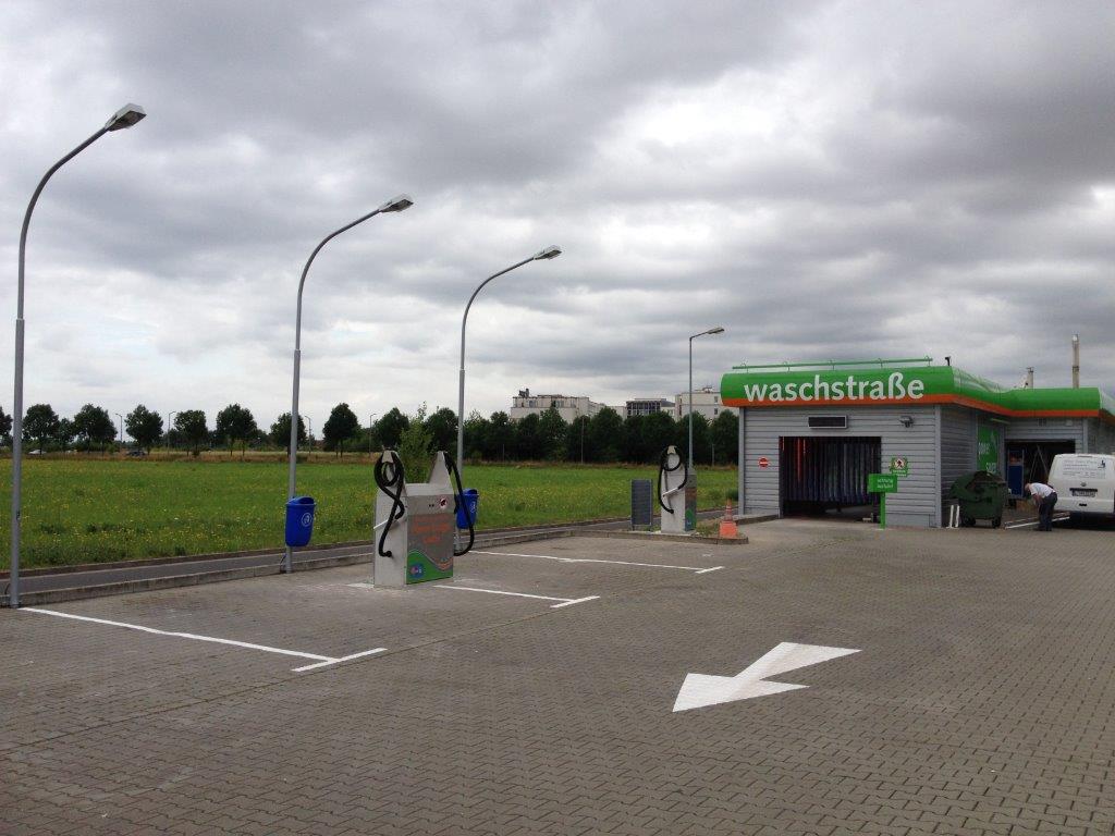 IMO Car Wash, An der Autobahn 14 in Leipzig